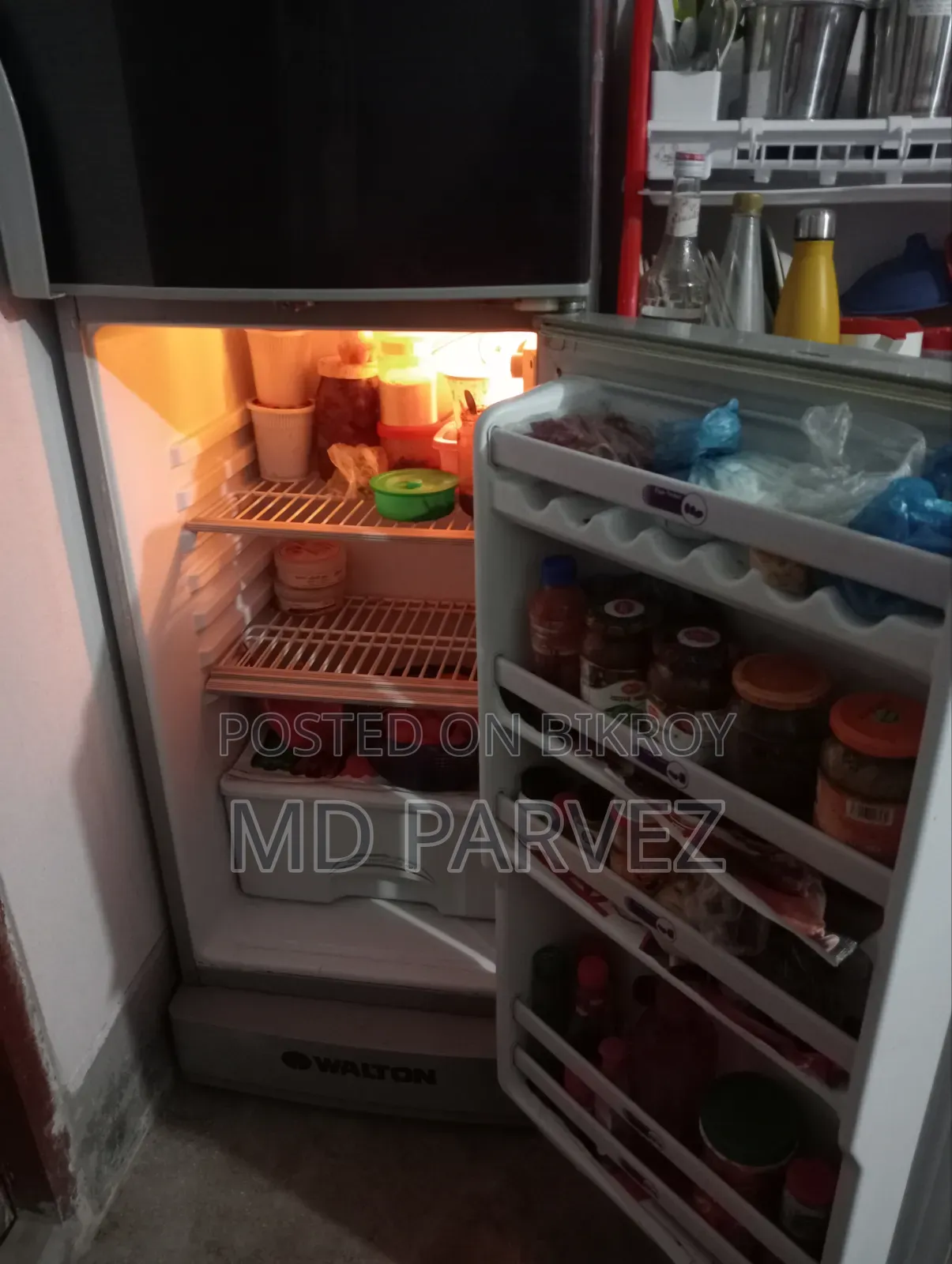 একটি ওয়াল্টন ফ্রিজ বিক্রি করা হবে