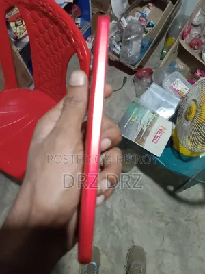 আইকিউওও ২৫৬ জিবি রেড