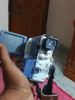 সনি হ্যান্ডিক্যাম ডিসিআর-পিসি১০৫