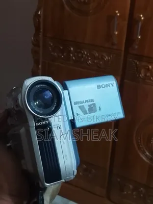সনি হ্যান্ডিক্যাম ডিসিআর-পিসি১০৫