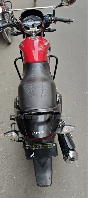 হিরো গ্ল্যামার ২০২৪ লাল