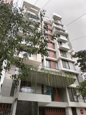 বসুন্ধরায় বিক্রয়ের জন্য ৫ বেডরুমের অ্যাপার্টমেন্ট