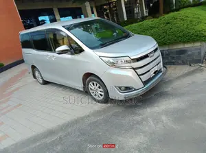 Toyota Noah 2019 Silver