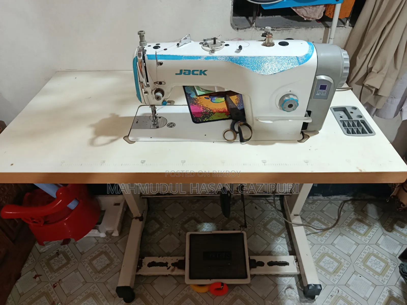Jack F4 Sewing Machine