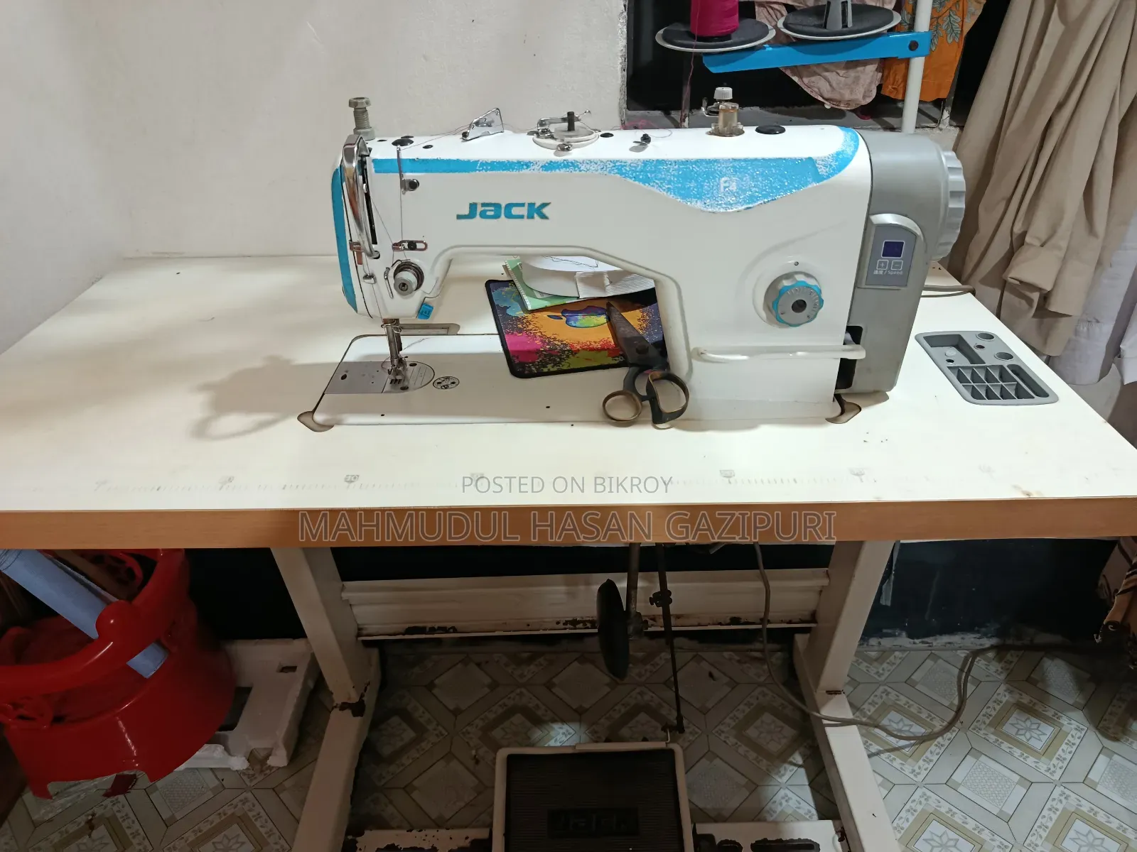Jack F4 Sewing Machine