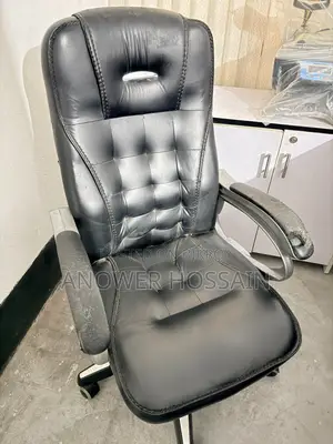2 Executive Chairs Will Be Sold