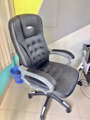 2 Executive Chairs Will Be Sold
