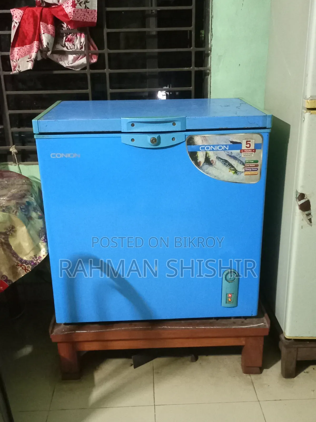 কনিয়ন চেস্ট ডিপ ফ্রিজার ১০০% কার্যক্ষম কাঠের স্ট্যান্ড সহ
