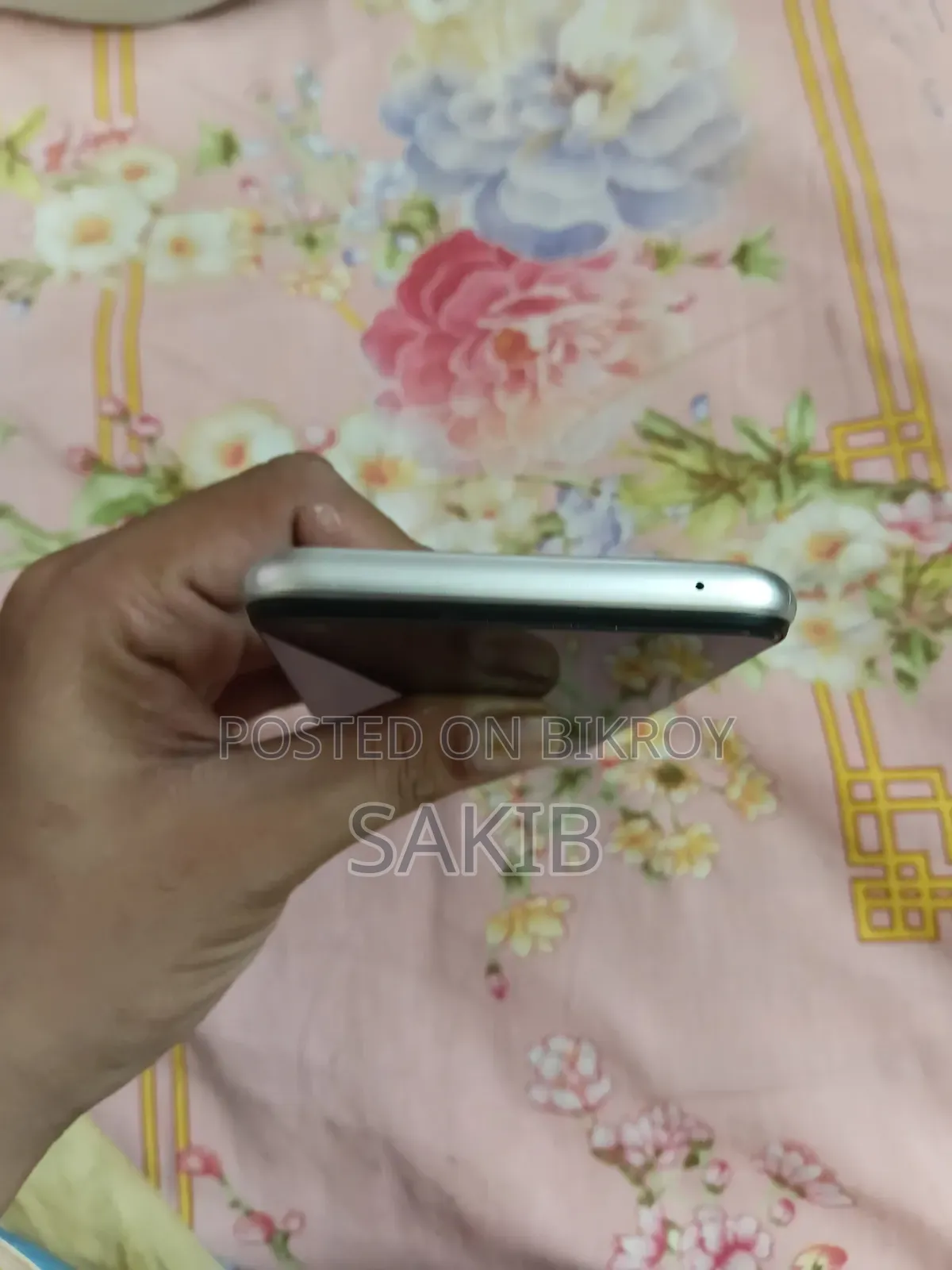 নিউ রিয়েলমি ৭ (এশিয়া) ১২৮ জিবি সিলভার