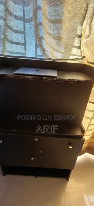 ভালো পড়ার টেবিল বিক্রয় করবো