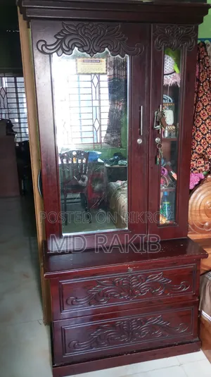 ড্রেসিংটেবিল