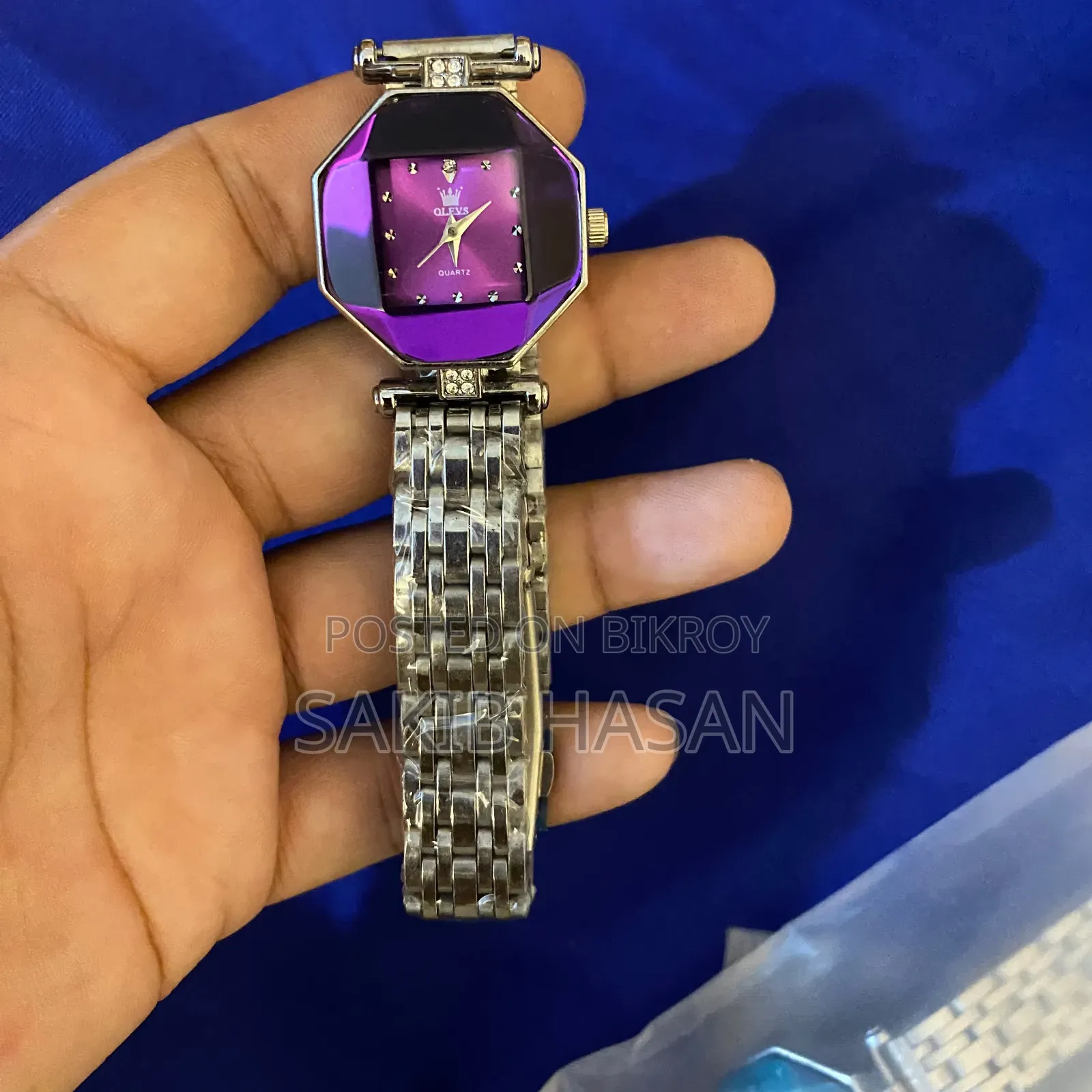 পাইকারি দামে ঘড়ি গুলো বিক্রি হবে