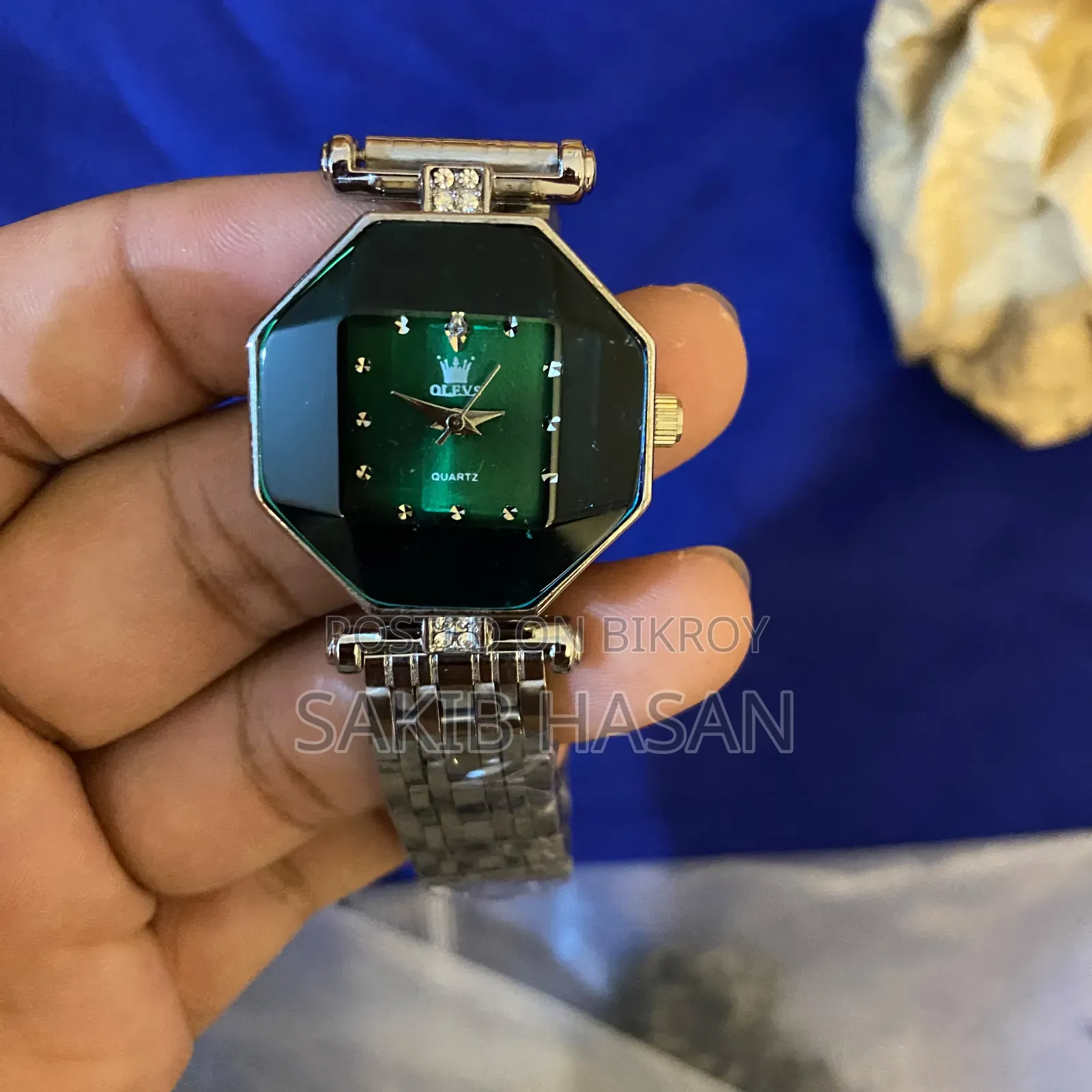 পাইকারি দামে ঘড়ি গুলো বিক্রি হবে