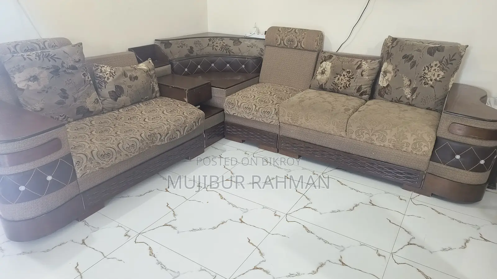 বিক্রির জন্য ব্যবহৃত সোফা