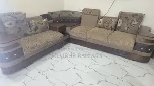 বিক্রির জন্য ব্যবহৃত সোফা