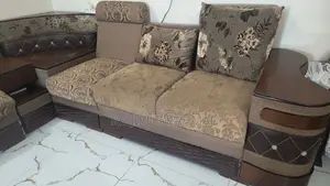 বিক্রির জন্য ব্যবহৃত সোফা