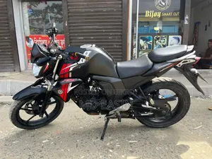 ইয়ামাহা এফজেডএস ভি২ ২০১৭ ব্ল্যাক