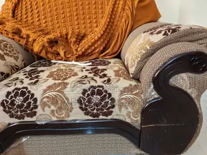 একদম নতুনের মত ফ্রেশ সোফা(২+২+১)