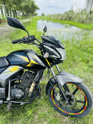 টিভিএস স্ট্রাইকার ১২৫ ২০২৩ হলুদ