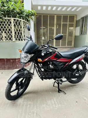 সুজুকি হায়াতে ২০২৫ ব্ল্যাক
