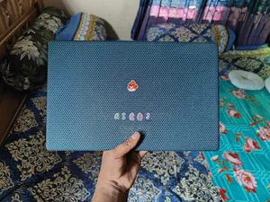 ল্যাপটপ ৮জিবি ইন্টেল কোর আই৭ এসএসডি ৫১২জিবি