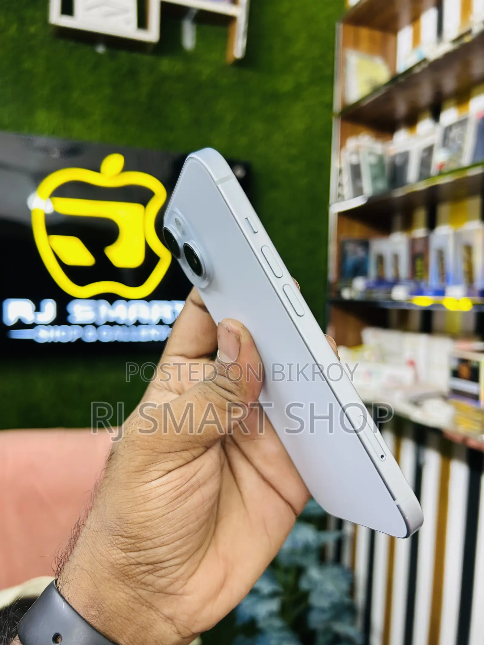 অ্যাপল আইফোন ১৫ ১২৮ জিবি সাদা
