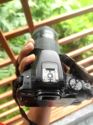 ক্যানন ২০০ডি + ৫৫_২৫০ এসটিএম লেন্স বিক্রি হবে