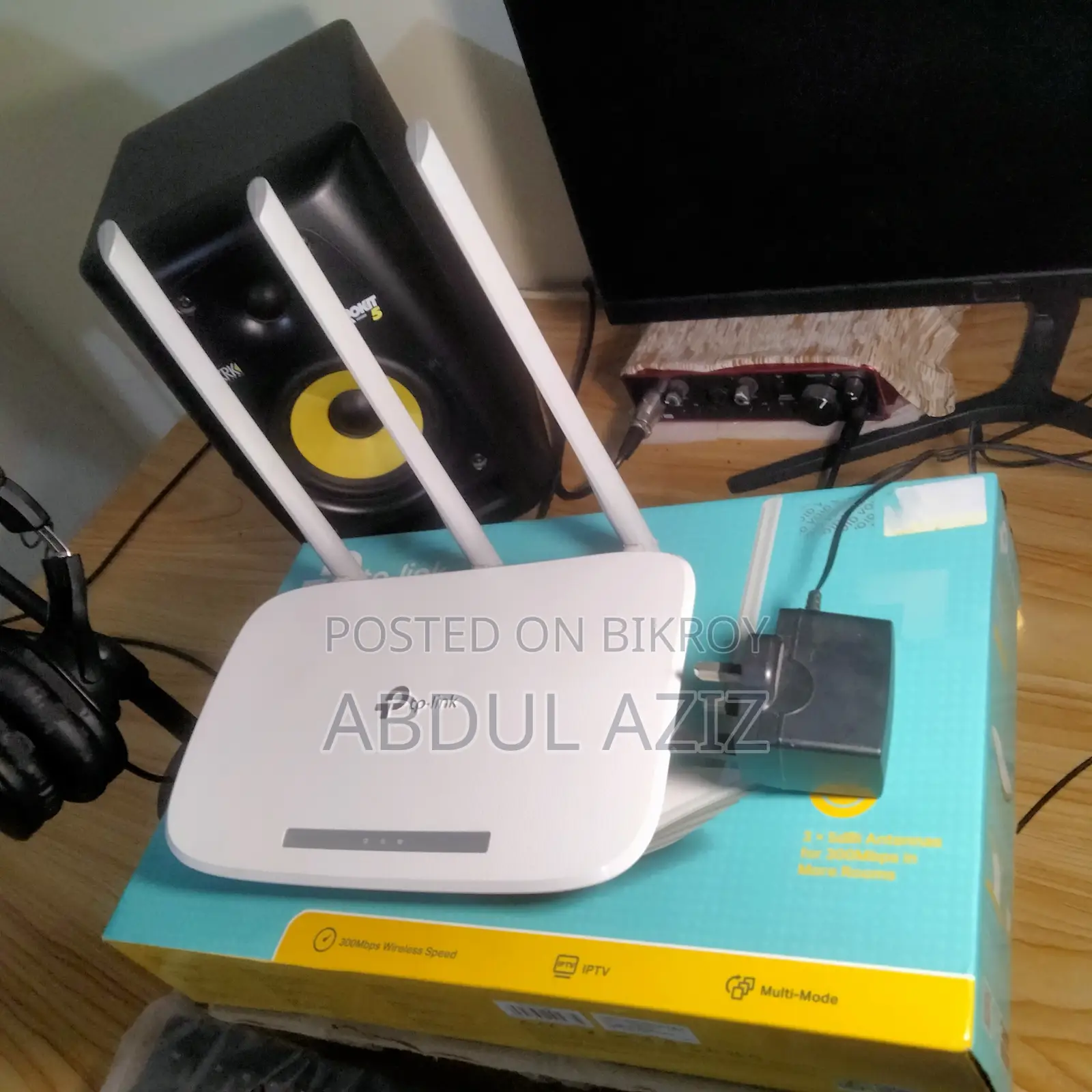 TP Link Router With Original Cherger Box
