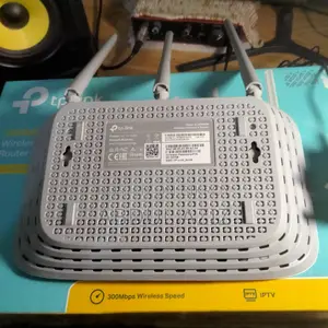 TP Link Router With Original Cherger Box