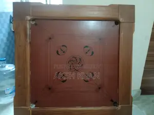 ক্যারম বোর্ড