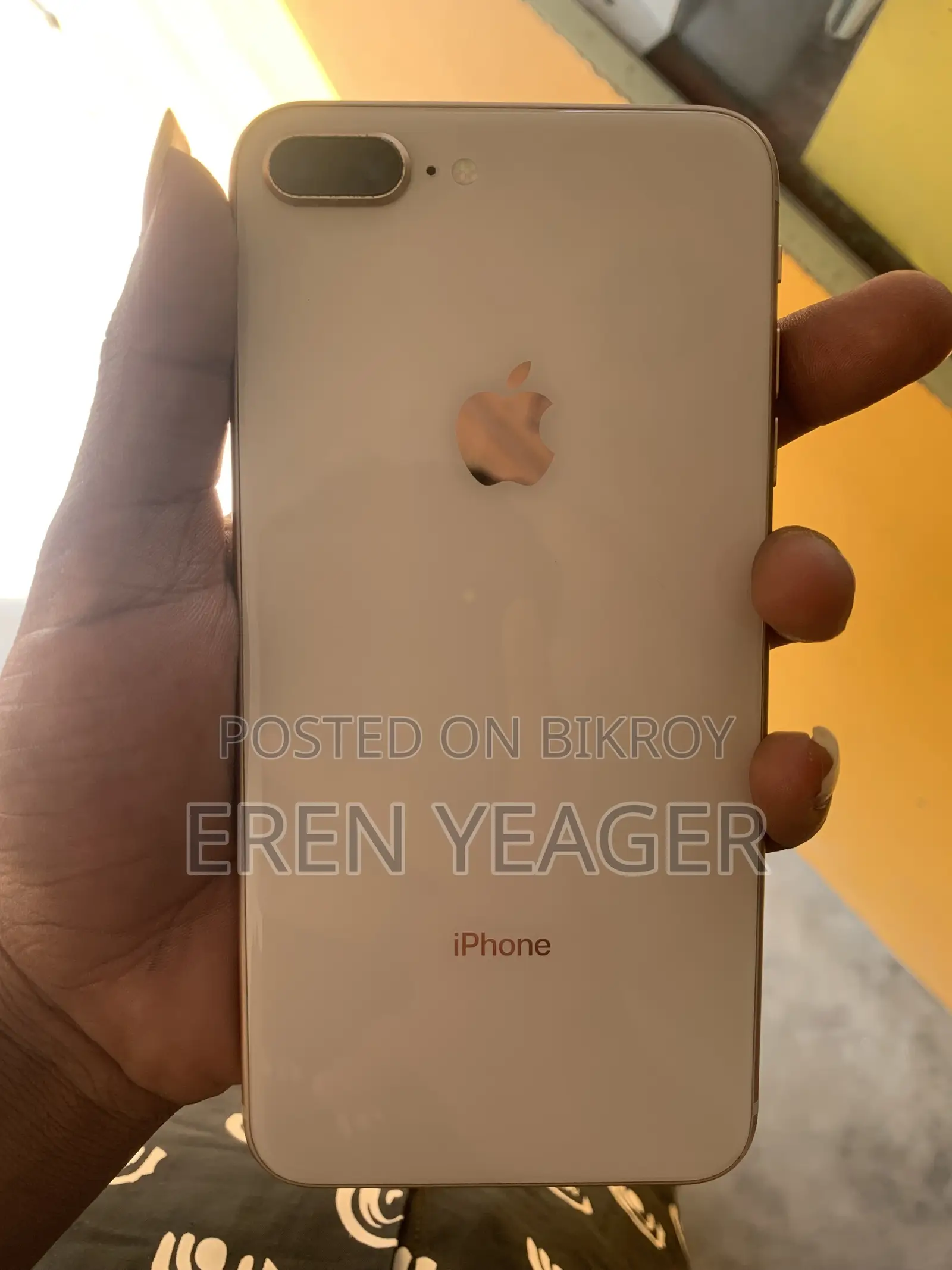 New Apple iPhone 8 Plus 64 GB Gold
