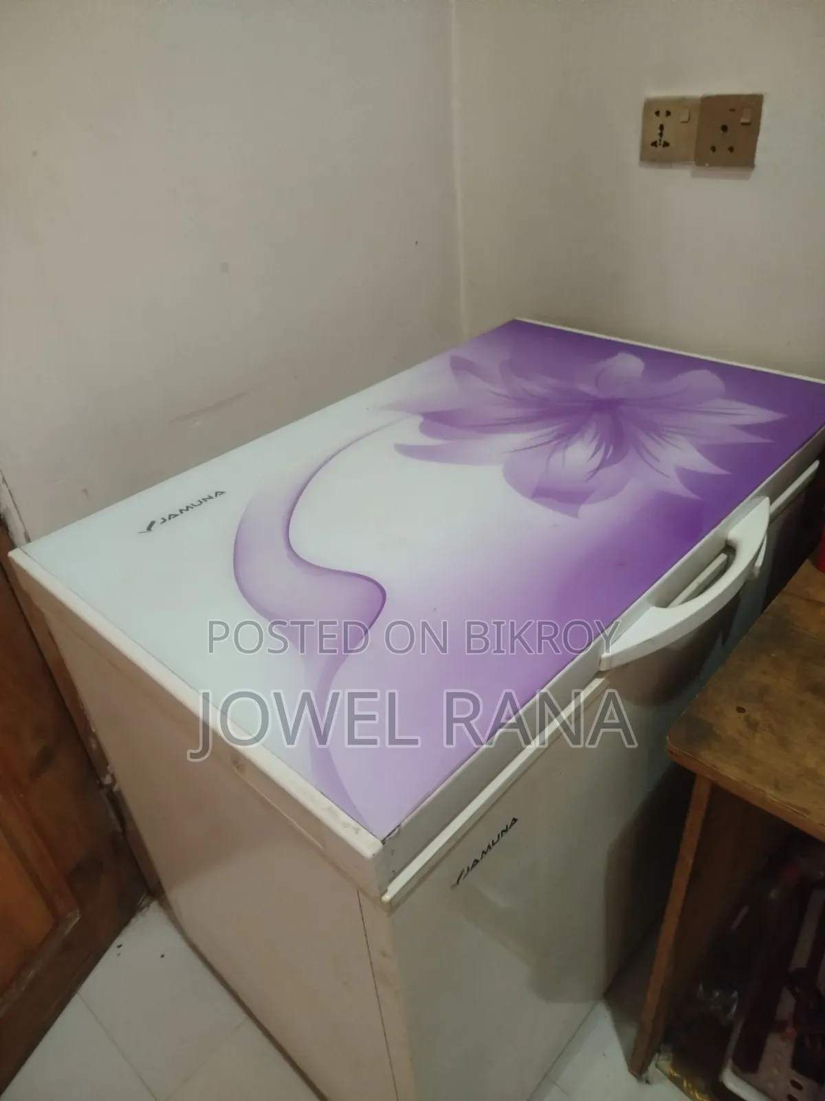 জরুরি ডিপ ফ্রিজটি বিক্রি হবে