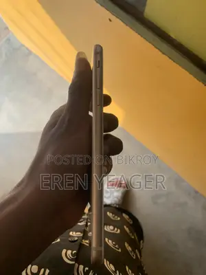 New Apple iPhone 8 Plus 64 GB Gold