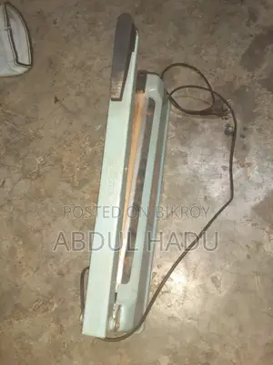 Poly Sealer Packaging Machine