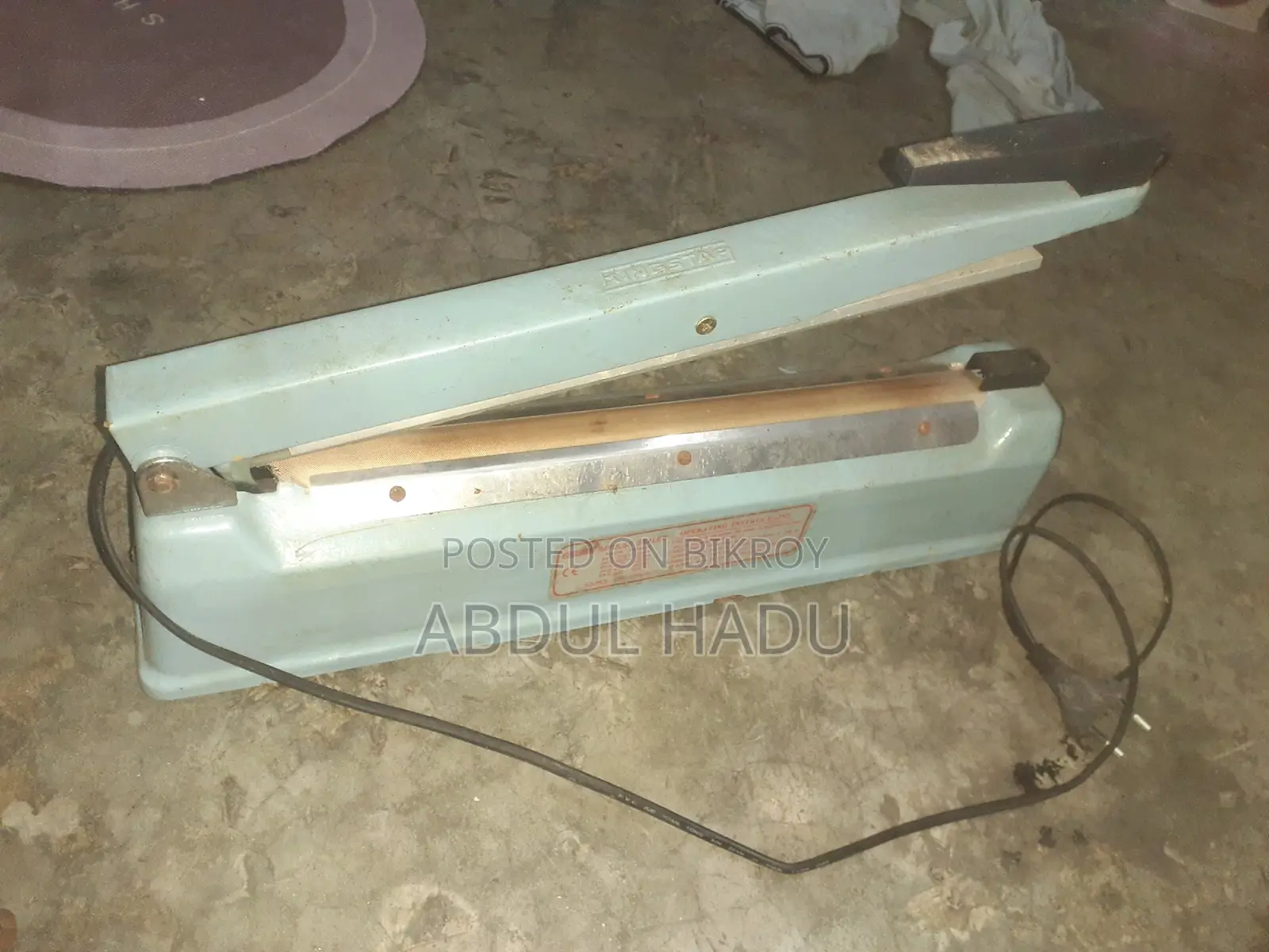 Poly Sealer Packaging Machine