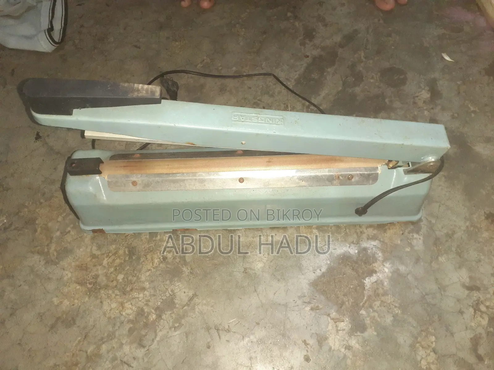 Poly Sealer Packaging Machine