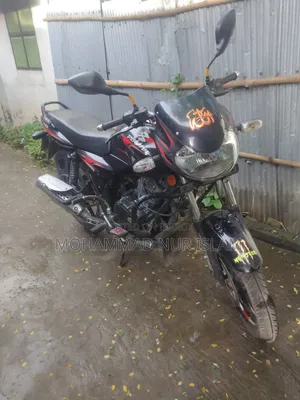 বাজাজ ডিসকভার ১৩৫ ২০১১ ব্ল্যাক