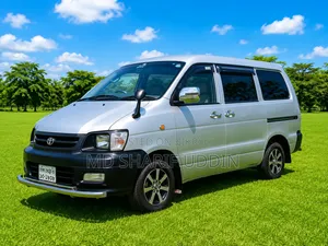 Toyota Noah 2006 Silver