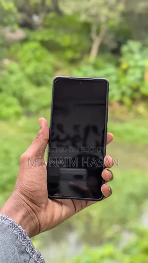 আইকিউওও ২৫৬ জিবি সাদা