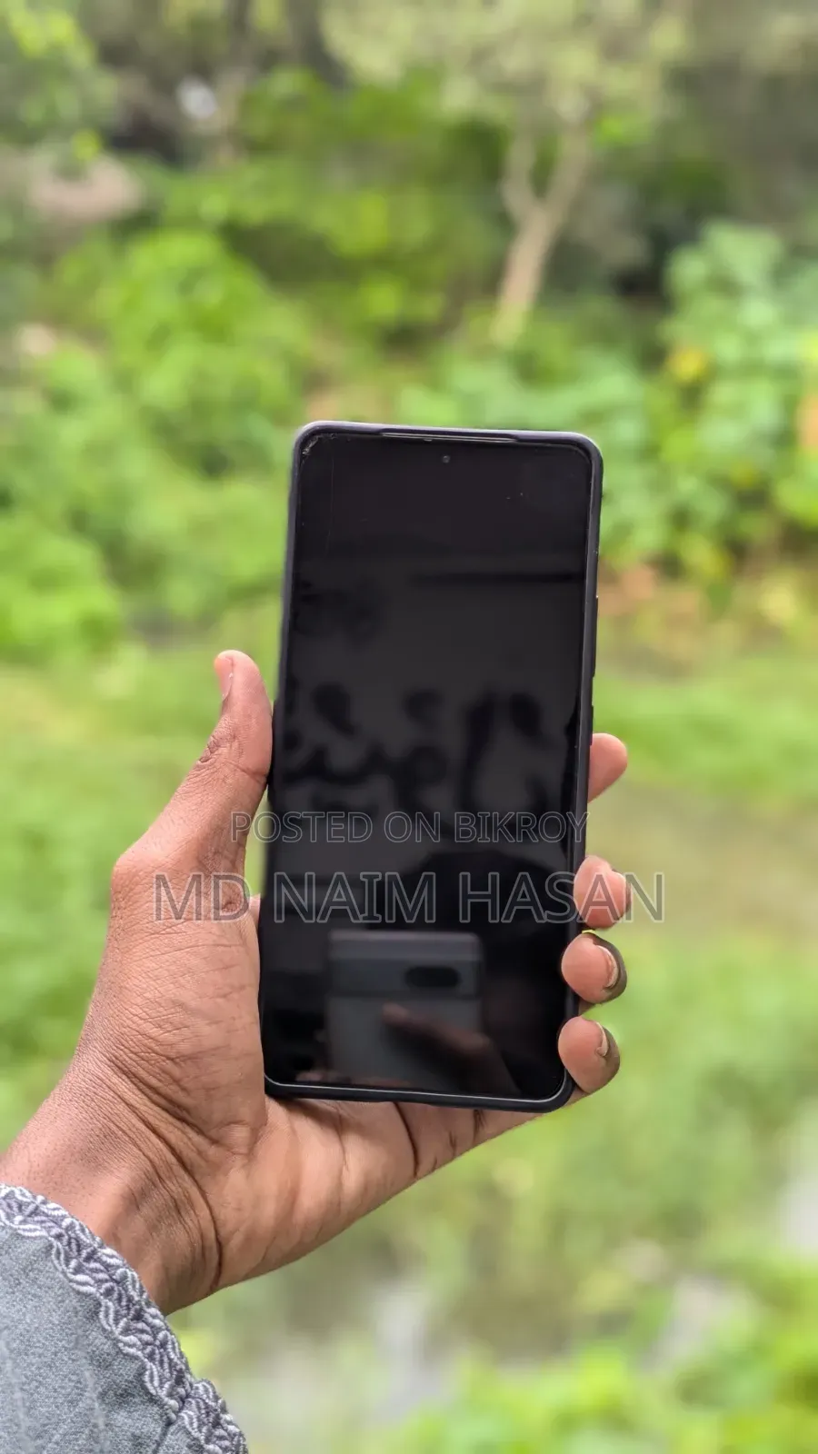 আইকিউওও ২৫৬ জিবি সাদা