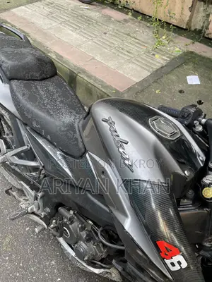 বাজাজ পালসার এনএস ১৬০ ২০১৮ কালো