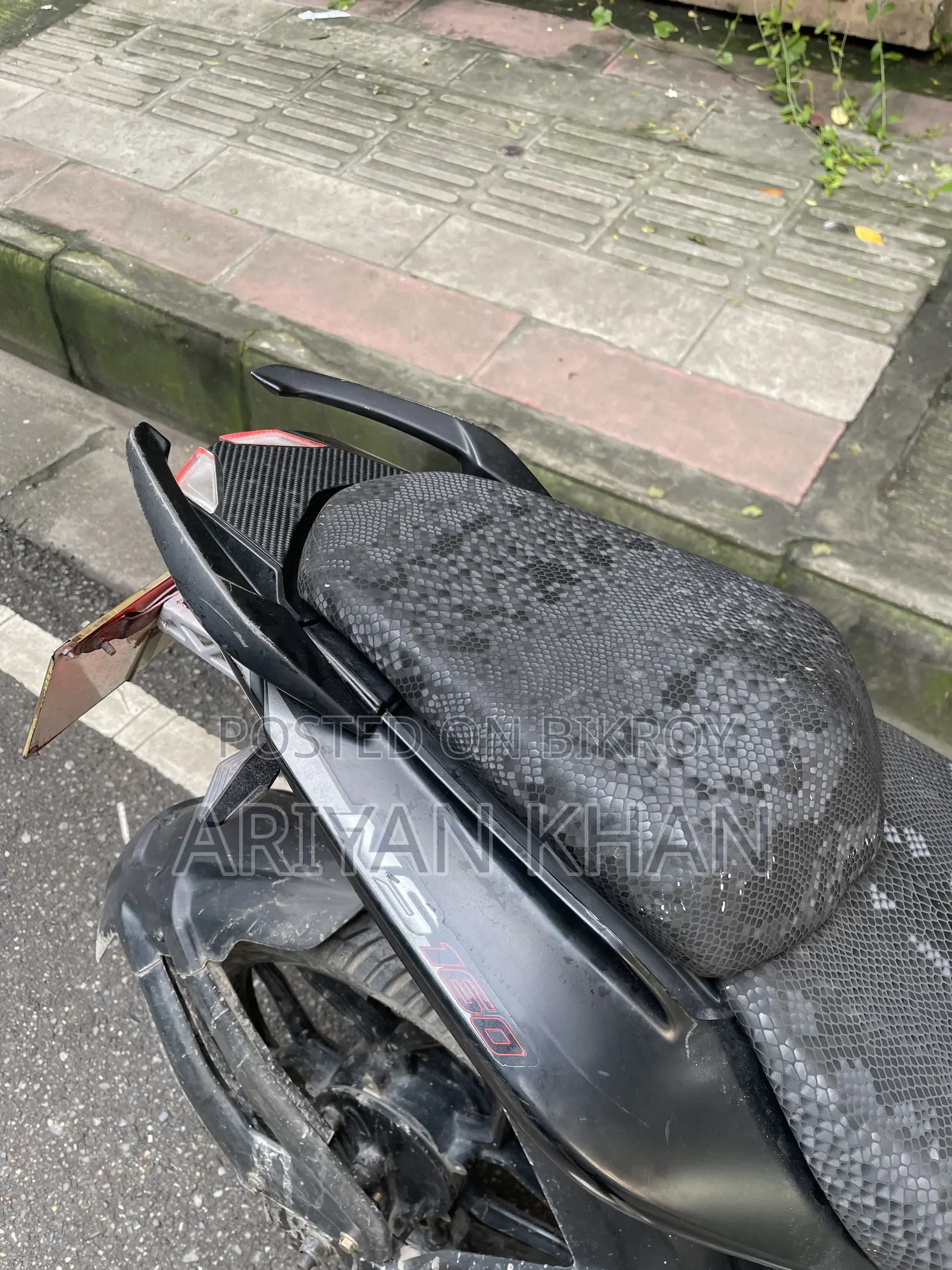 বাজাজ পালসার এনএস ১৬০ ২০১৮ কালো