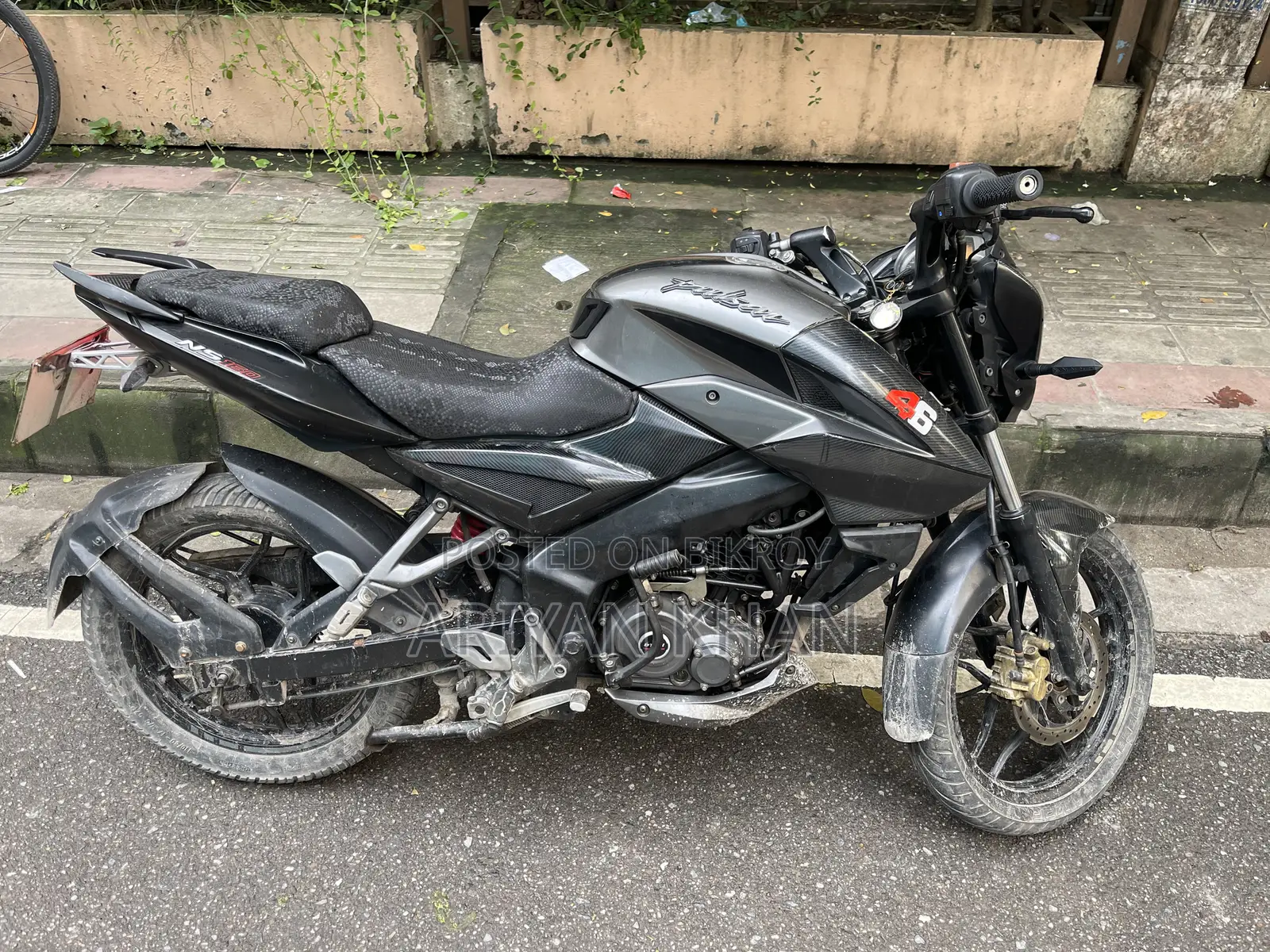 বাজাজ পালসার এনএস ১৬০ ২০১৮ কালো