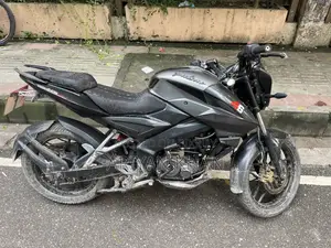 বাজাজ পালসার এনএস ১৬০ ২০১৮ কালো