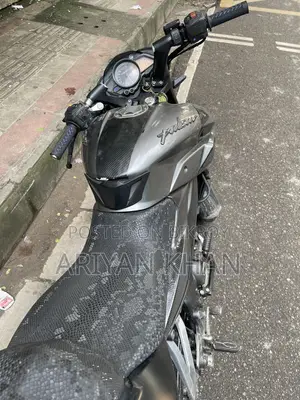 বাজাজ পালসার এনএস ১৬০ ২০১৮ কালো
