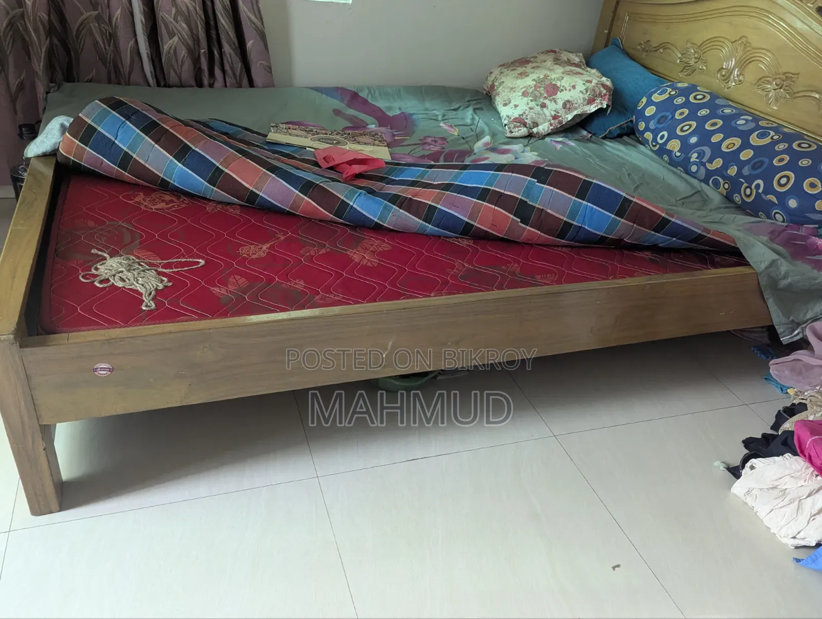 প্রায় নতুন খাট ম্যাট্রেস সহ