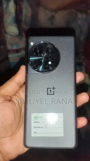 ওয়ানপ্লাস ১২আর ২৫৬ জিবি ব্ল্যাক