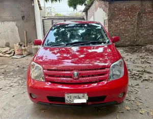 Toyota IST 2005 Red