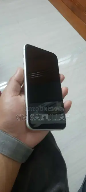 Apple iPhone XR 64 GB White