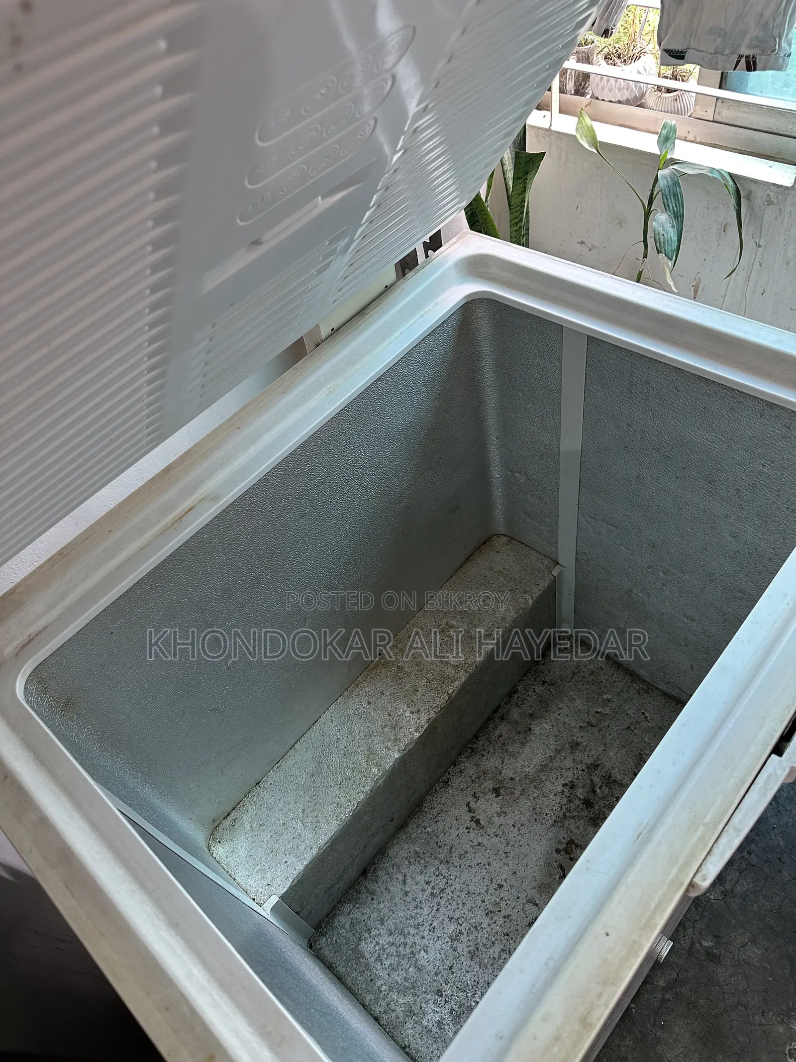 হুইরপুল ডিফ ফ্রিজ ১৯০ লিটার